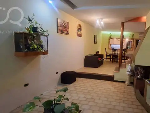 Casa 7 ambientes con 4 baños