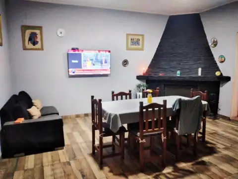 Casa 5 ambientes con 1 baño
