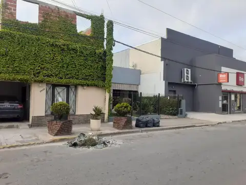 25 de Mayo e/ Hipólito Irigoyen y Maipú