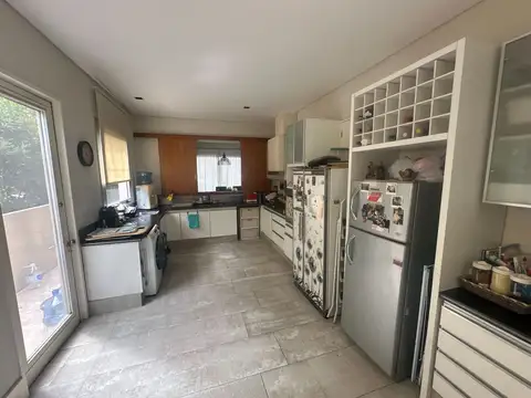 Casa 5 ambientes con 4 baños