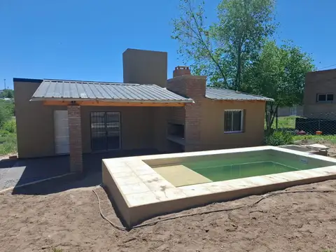 Casa 2 ambientes con 1 baño