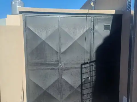 Tres casas a estrenar de 65 m2 c/u. Techo de losa. Zona en creciente expansión!