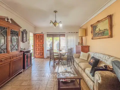 Casa 3 ambientes con 2 baños