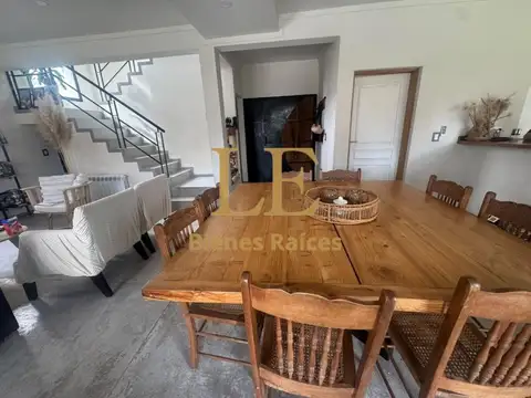 Casa 4 ambientes con 3 baños