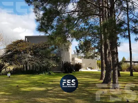 CASA EN VENTA APTO CRÉDITO EN FINCAS DE SAN VICENTE ESPECTACULAR PARQUE CON BOSQUE PROPIO