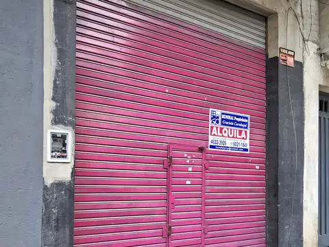 LOCAL DE 4x10 MTS. - TECHOS ALTOS , PISOS DE GRANITO - BAÑO COMPLETO- CON PERSIANA Y VIDRIERA
