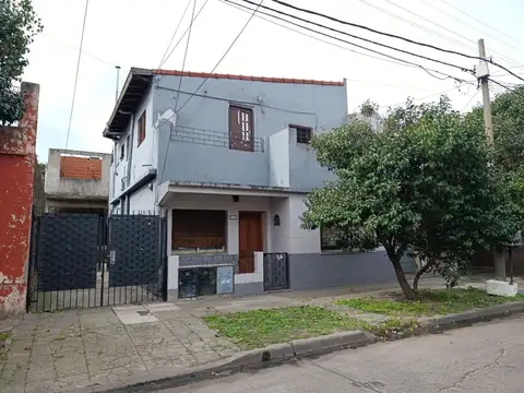 VENTA CASA CON 4 DEPTOS VILLA LUZURIAGA