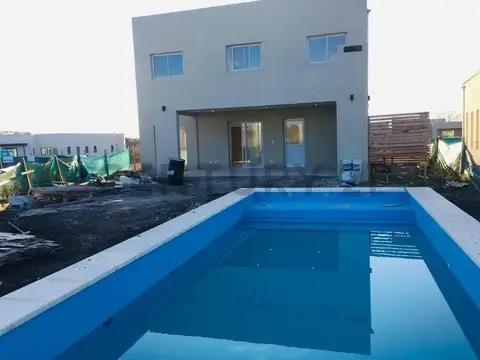 CASA EN VENTA SANTA LUCIA