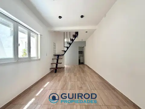 Depto Tipo Casa en Venta 60 años