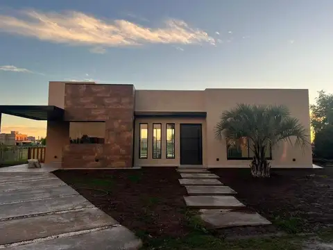 Casa en Venta en Canning