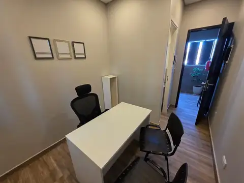 Oficina en Alquiler en Coronel Dorrego, $ 280.000