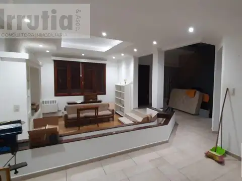 Casa 6 ambientes con 3 baños