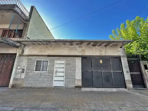 CASA 3 AMBIENTES CON 2 LOCALES AL FRENTE EN SAN ANDRES