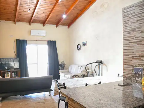Casa 4 ambientes con 1 baño