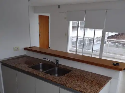 Departamento en Alquiler en Abasto, $ 650.000