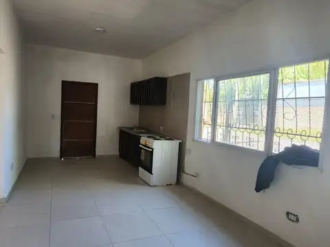Depto Tipo Casa en Alquiler en Ituzaingo Norte, $ 900.000