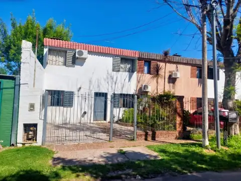 Dúplex en venta con cochera y patio con parrilla en José C. Paz