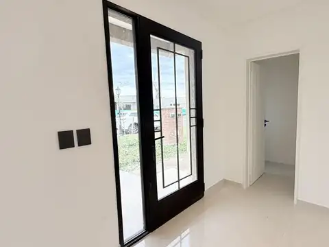 Casa en Venta en Pilar Del Este - Santa Sofia, USD 220.000