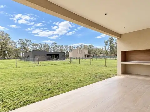 CASA EN VENTA EN SANTA SOFIA - PILAR