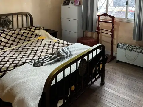 VENTA DOS VIVIENDAS LOTE PROPIO CON PATIO LUGANO