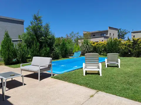 Casa 6 ambientes con 3 baños