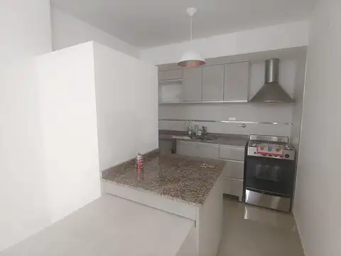 Departamento en Alquiler en Parque Centenario, $ 550.000