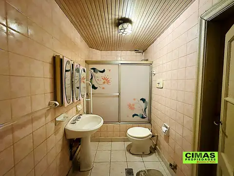 Venta Casa 5 ambientes con cochera