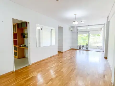 Av Maipu  al 2800, entre R.S Peña y J. B. Alberdi