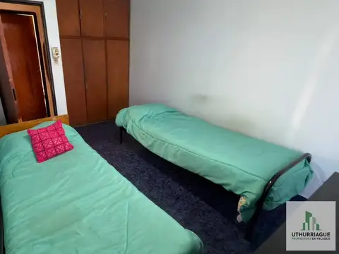 Casa en Alquiler con 2 cocheras