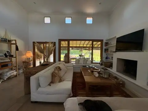 Casa en Alquiler en Santa Barbara, USD 3.200
