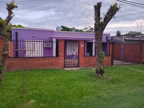 Impecable casa cpentrica de 3 dormitorios en La Leonesa!