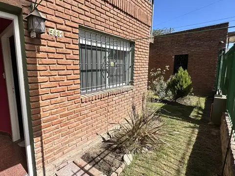 Casa 5 ambientes con 2 baños