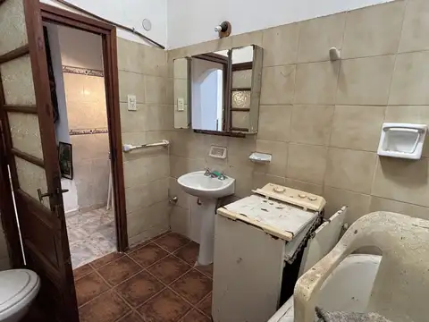 Casa 3 ambientes con 2 baños