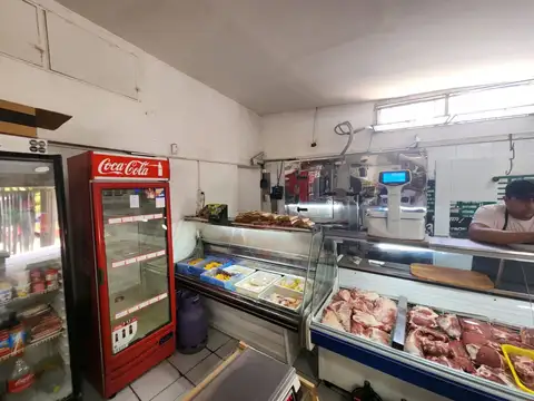 Casa 8 ambientes con 3 baños