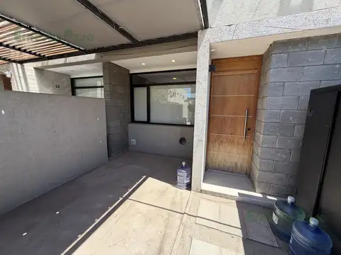 Departamento duplex en venta de 2 dormitorios, Roca al 1300
