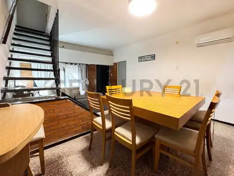 Venta Casa de 3 Dormitorios con cochera en Gral. José de San Martín, Rosario