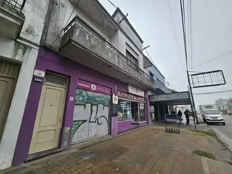 Avenida Montevideo al 2000