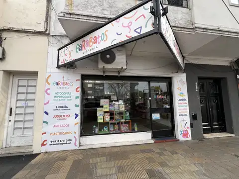 Excelente local sobre la Av. Maipu de 65 m2 cub mas sotano.