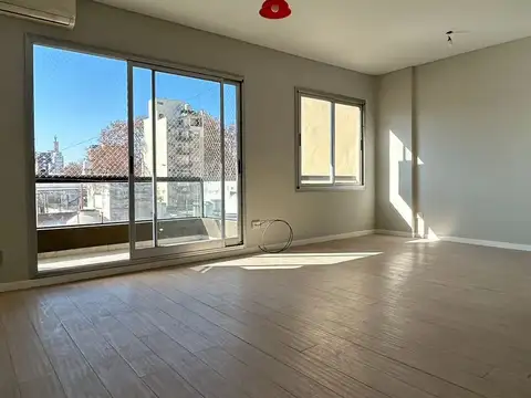 Alquiler Monoambiente divisible con COCHERA en edificio con Amenities