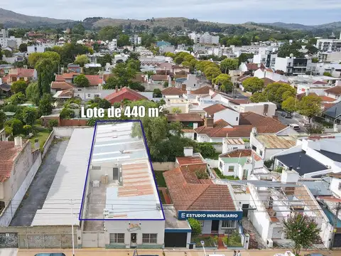 LOCAL CON OFICINAS Y 2 GALPONES SEMICENTRO TANDIL