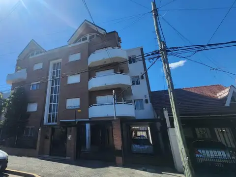 Dpto tipo Duplex 6 Amb c/ 2 cocheras - 160 m² - Ramos Mejia