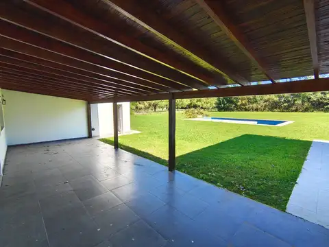 Casa en Venta 4 Ambientes en Exaltación de la Cruz