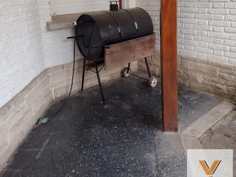 Casa 5 ambientes con 2 baños