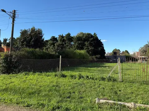 Venta. Lote totalmente perimetrado. Parque Sakura. Exaltacion de la Cruz .