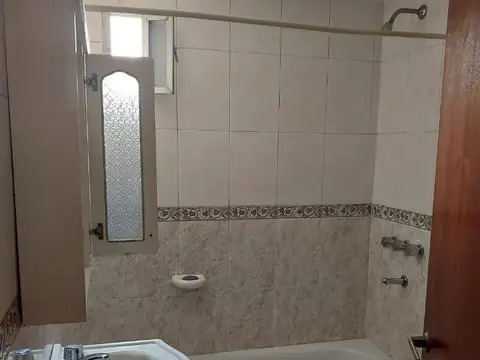 Peron 1600 , Piso 3º