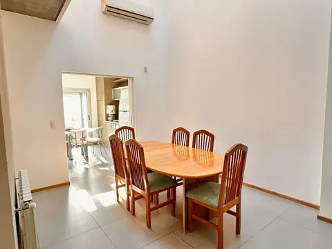 Casa en Alquiler en Olivos, USD 2.000
