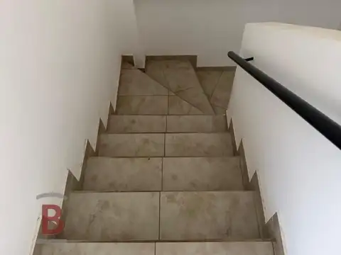 Departamento en Alquiler en Los Hornos, $ 920.000