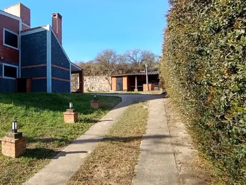 VENTA CASA 4 DORMITORIOS PILETA ICHO CRUZ CÓRDOBA