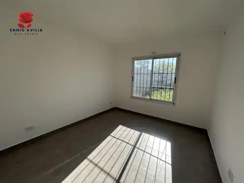 Casa 3 ambientes con 1 baño