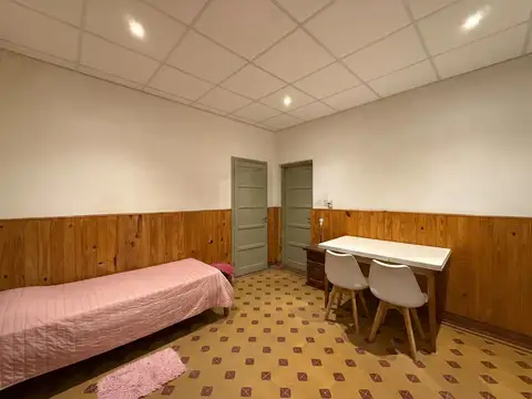 VENTA/PERMUTA: Casa de 2 Dormitorios con Patio y Cochera. Cañada de Gómez, Argentina.